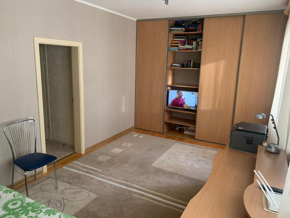 Bright Room Near International Exhibition Centre Kiev Exterior foto